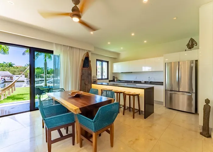 Luxury Ground Floor Marinaview-pool-gym-paddleboard *